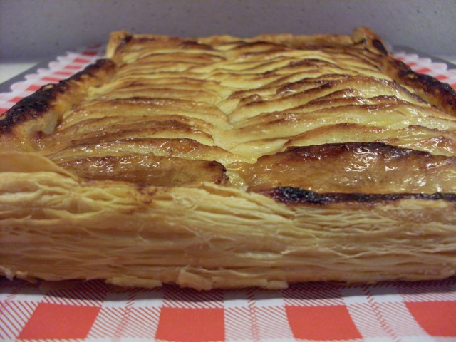 037 - tarta de poma amb crema.JPG