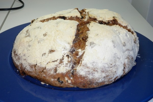 11-11-01 pan de centeno trigo pasas y nueces.jpg