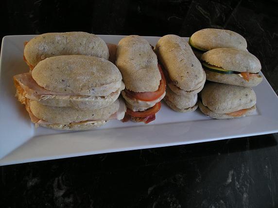 Molletes Granary rellenos.JPG