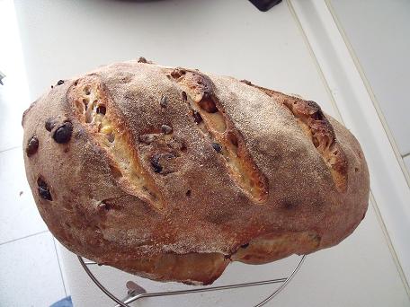 pan de trigo y centeno con pasas y nueces1.jpg