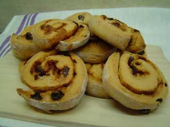 rollitos de canela y pasas.jpg