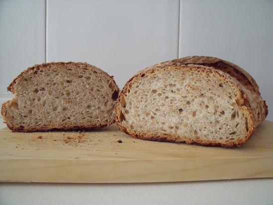 Pan varias harinas, semillas de lino y mama de centeno integral1.jpg