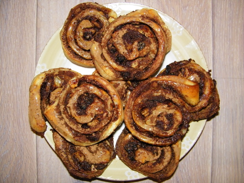 chelsea buns.JPG