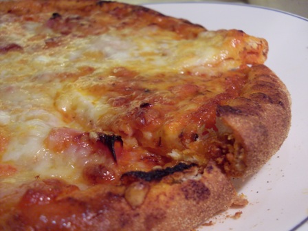 046 - pizza margarita amb MM i vora de sobrassada.JPG